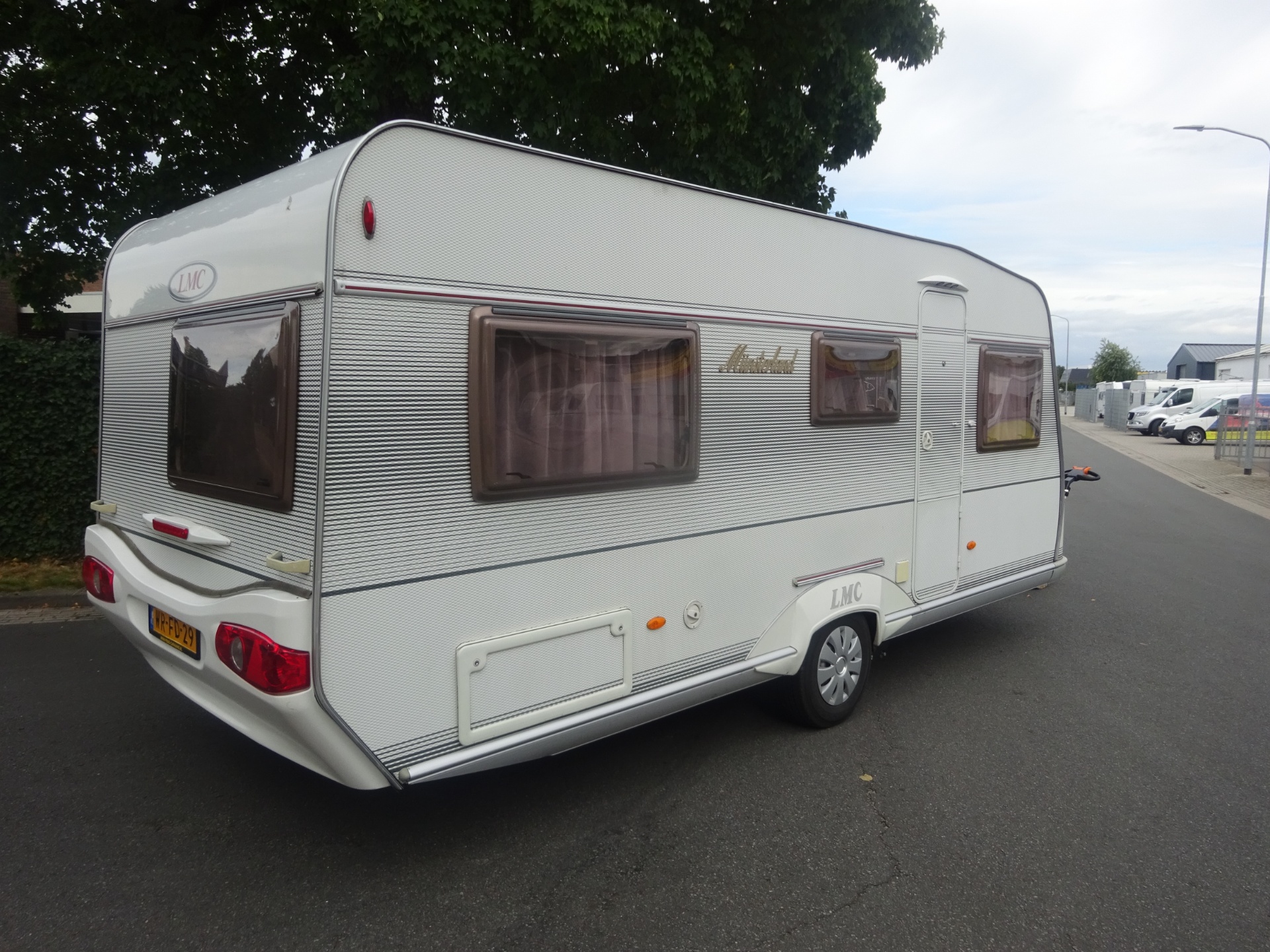 Lmc Munsterland 510 Frans Bed+Rondzit+Grote Koelkast en Mover foto: 0