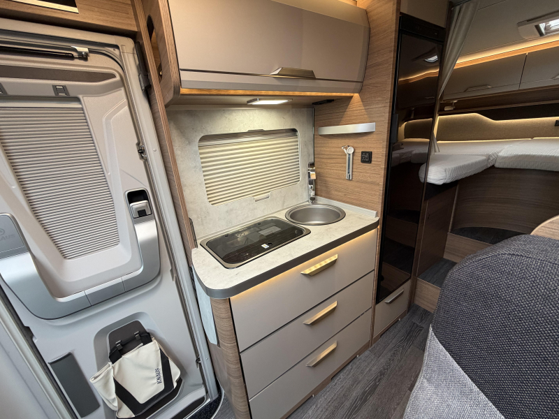 Knaus Vansation 640 MEG hoekb TVT 177pk trekh C23  foto: 10