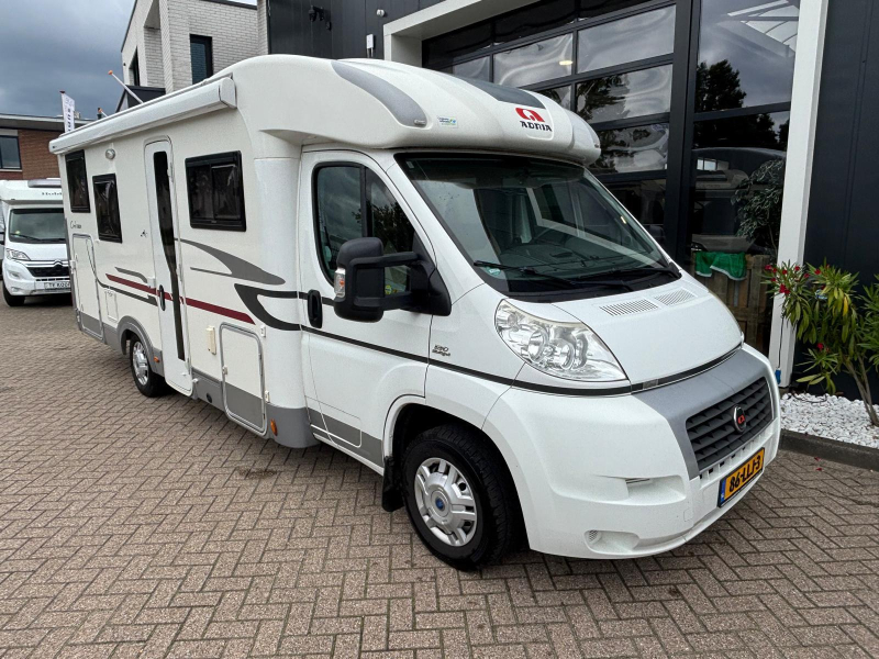 Adria Coral S 680 SP 2010 POPULAR + ESPACIOSO foto: 22