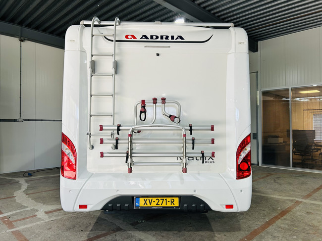 Adria MATRIX M 670SL PLUS Met enkele bedden en slechts 65.000 Km! foto: 6