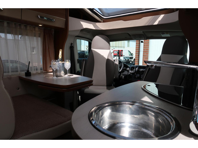 Knaus VAN Ti 550MD |Slecht 68379KM!|ZEER NETJES|Schotel/TV / Omvormer foto: 4