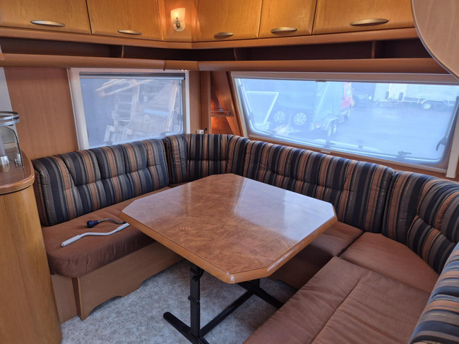 Fendt 560 GT Enkele bedden, Mover, Airco, Cassetteluifel etc foto: 8