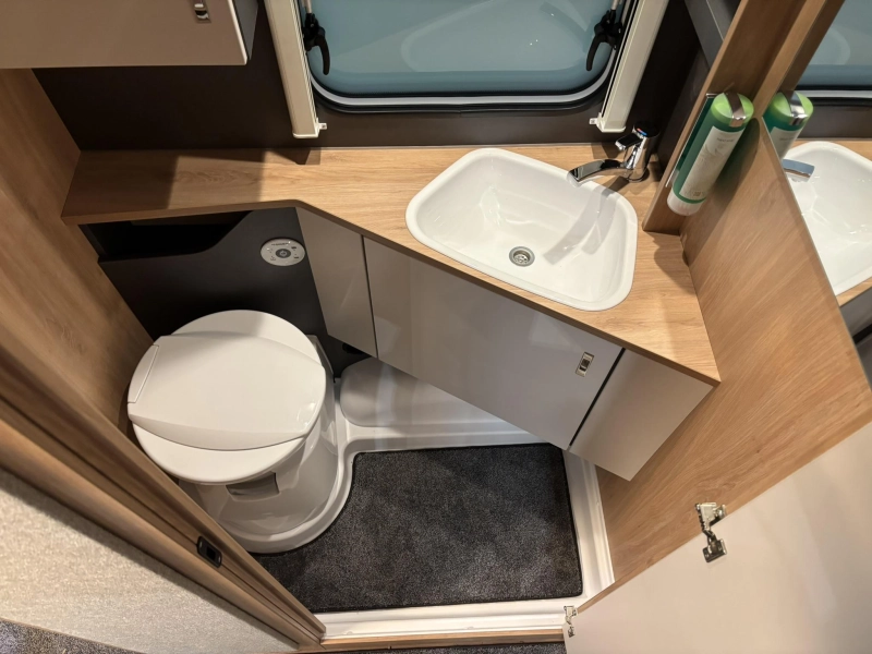 Knaus Sport 500 EU !! BED VAN 210CM LANG !!!  foto: 15