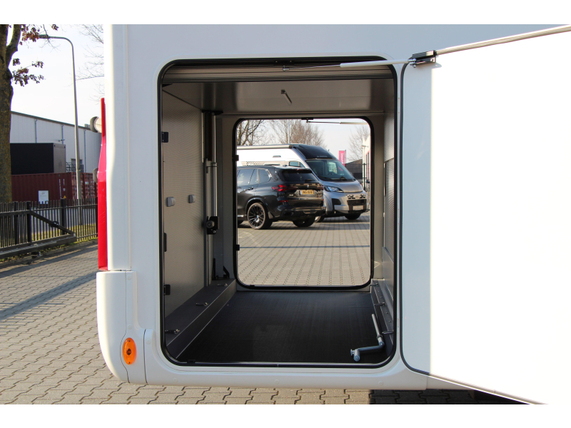 Rapido M96 Queensbed + Hefbed  foto: 15