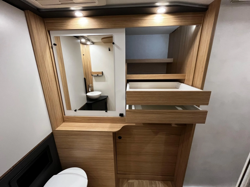 Pilote P 690 D Camper, Centraal hefbed  foto: 12