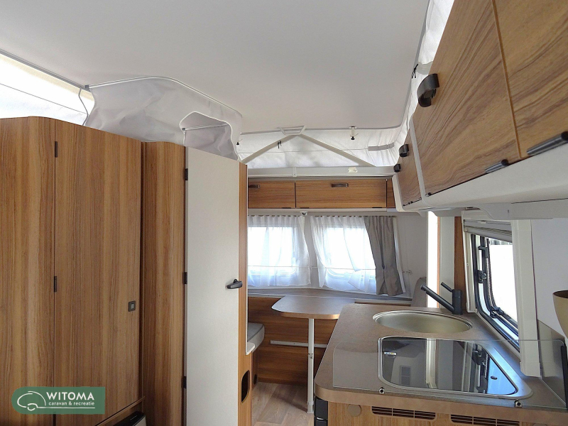 Eriba Touring Legend 542 versi&oacute;n completa y bonita foto: 2