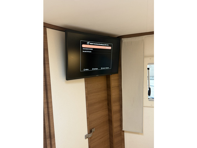 RAPIDO 896 F 160 PK face to face slechts 12.000 dkm Queensbed+hefbed luifel 2x tv camera grote garage dakairco Truma hordeur foto: 20