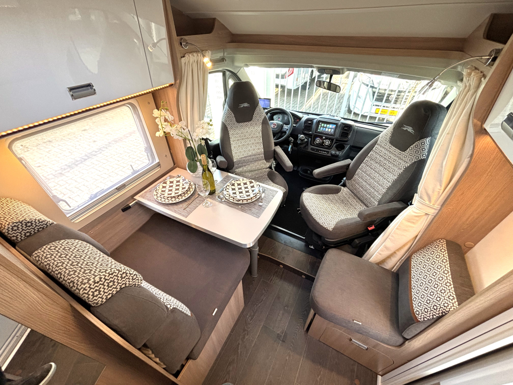 Adria Laika Compact V5 2022 EURO6 TOUTES OPTIONS FIAT8 ! CLIMATISATION DE TOIT photo : 1