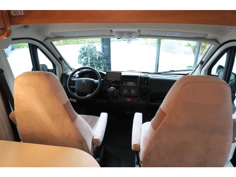 P&ouml;ssl Globecar 640 CAMP CAMA INDIVIDUAL+ENGANCHE+BLACK ED foto: 13