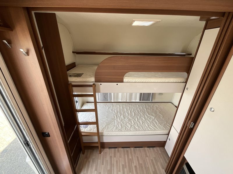 LMC Vivo 520 K STAPELBED-MOVER-VOORTENT  foto: 7