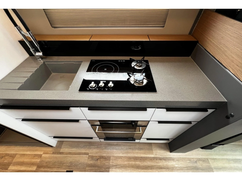 Niesmann+Bischoff Flair 920 ER photo: 7