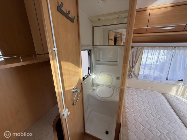 Beyerland 450 tf voortent super nette caravan foto: 10