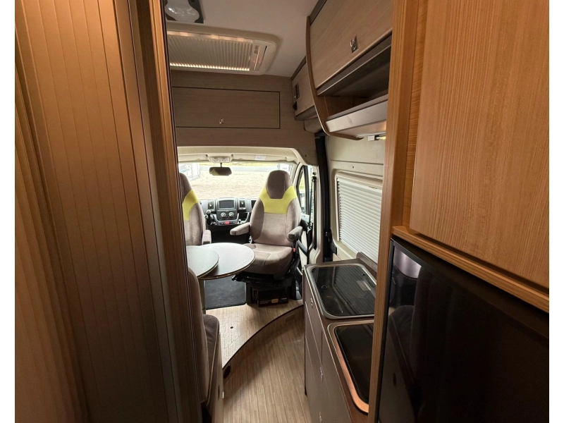 Pössl Roadcruiser Revolution Verhoogde uitvoering  foto: 8