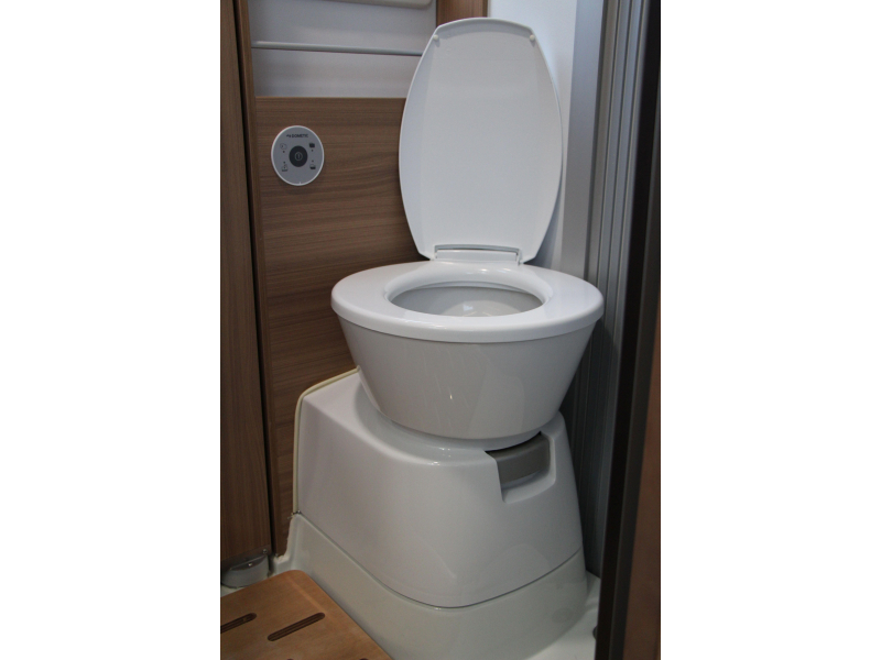Adria Coral 600 SC Queensbed - Compact foto: 32