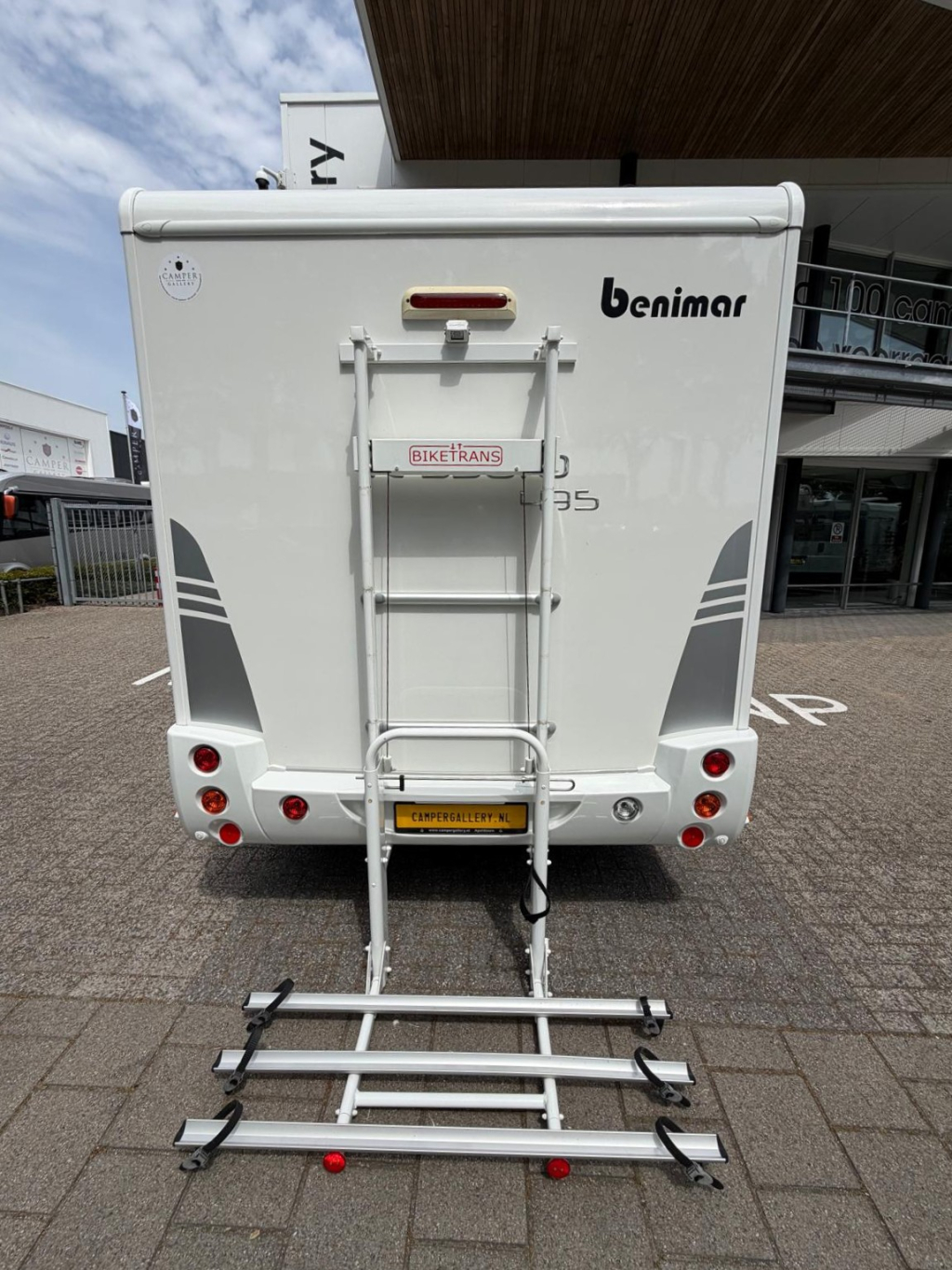 Benimar Tessoro 495 UP QUEENSBED + HEFBED XXL GARAGE 6.99M foto: 20