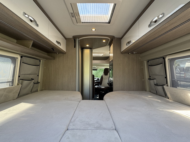 Pössl Roadcruiser 640 D-Line 160 pk AUTOMAAT 9-Traps Euro6 Fiat Ducato Maxi **Lengtebedden/4 zitplaatsen/XXL Koelkast/1e eigenaar/Full foto: 11