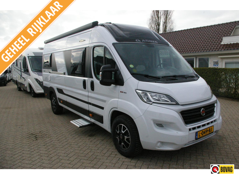 Adria Supreme 640 SLB Enkele bedden, panorama. 