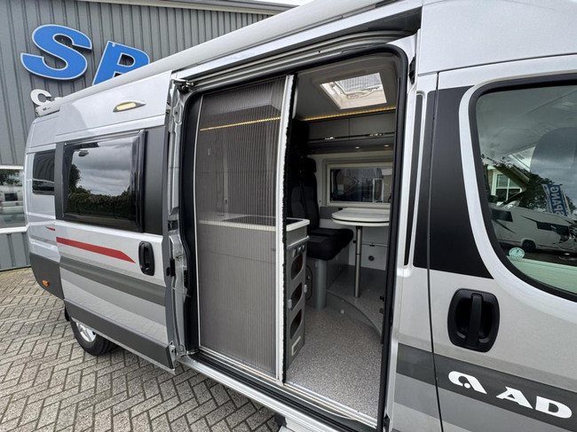 Adria Twin 640 SLX Enkele bedden 6.40m foto: 4