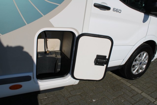 Autocaravana compacta de ocasi&oacute;n joven Chausson Exclusive Line 660 autom&aacute;tica 170 CV (85 foto: 15