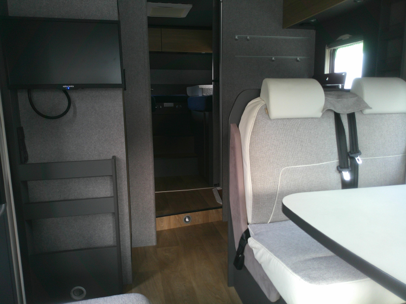 Dethleffs Trend I 7057 EB for Sale after rental period photo: 5