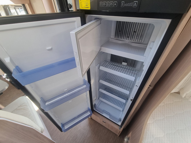 B&uuml;rstner Ixeo I720 Champagne Fiat foto: 21