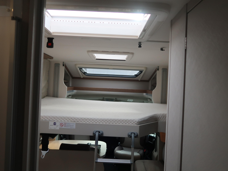 Dethleffs Trend 7057 T EB AUTOMAAT HEFBED AIRCO  foto: 17