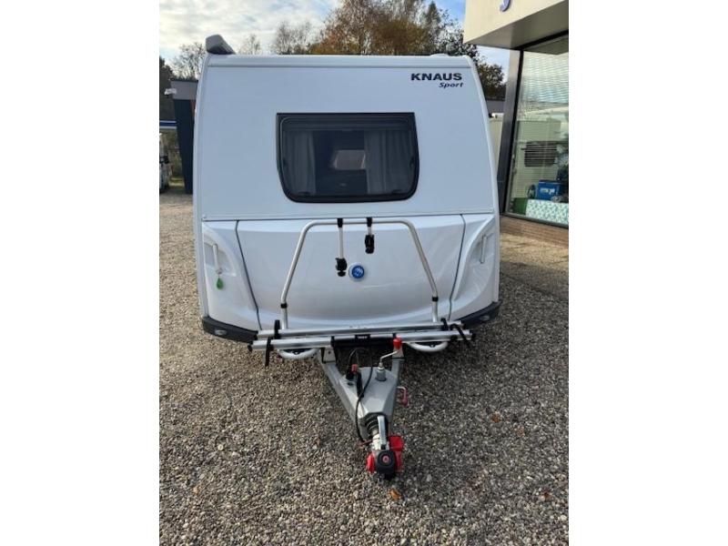 Knaus Sport 400 QD kleine caravan 