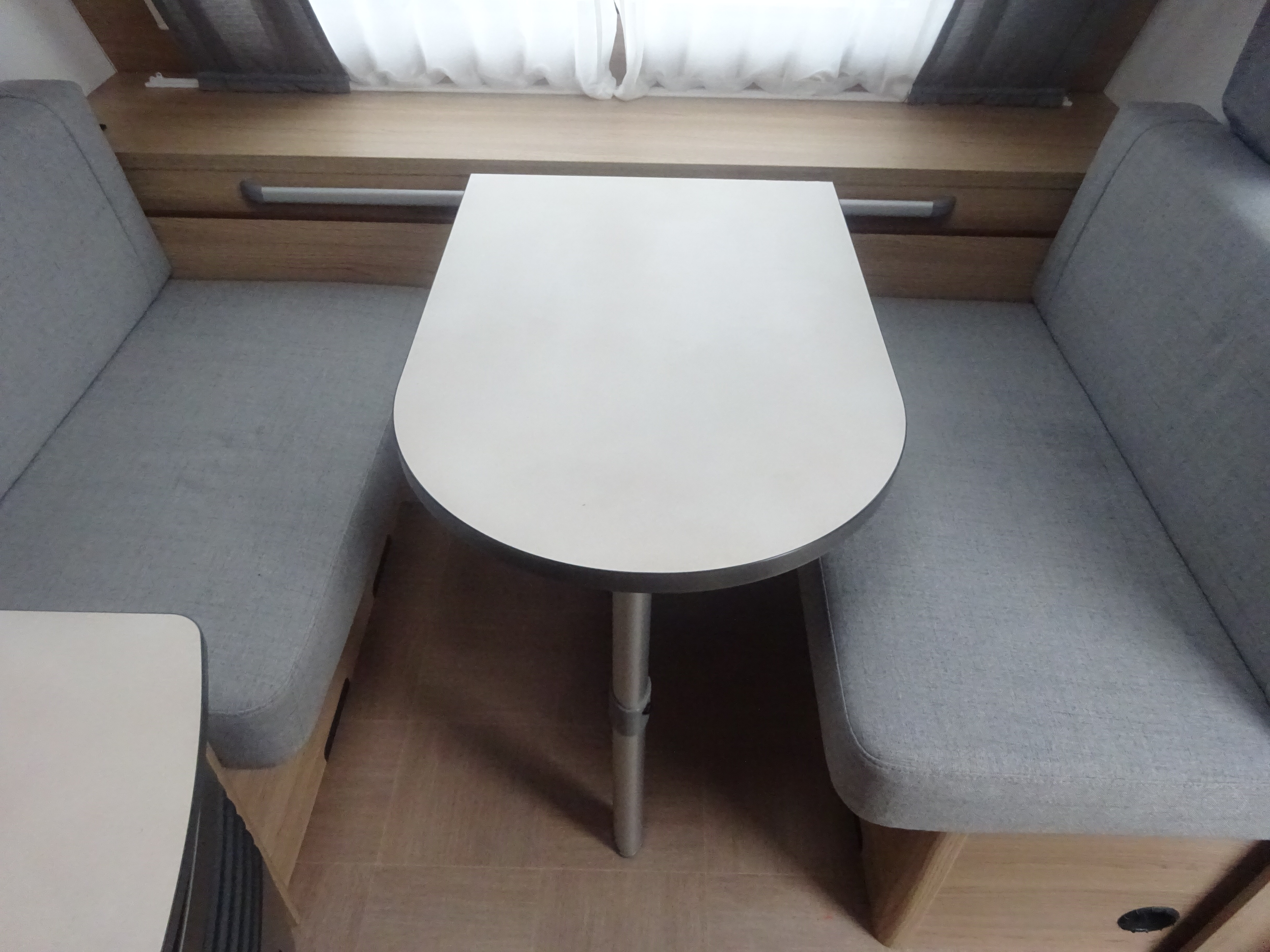 Lmc Sassino 460UL Enkele Bedden+Mover+Voortent foto: 12