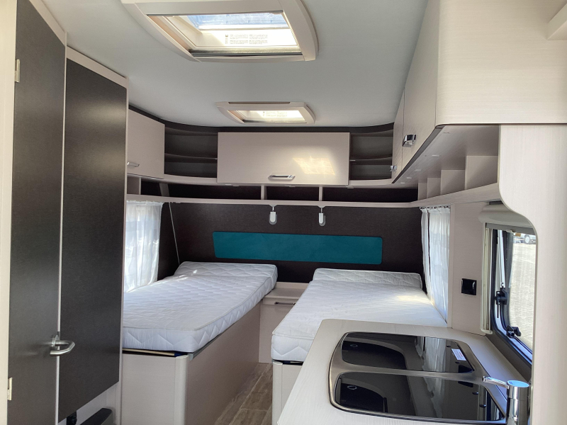 Dethleffs C'Go 475 EL camas individuales foto: 16