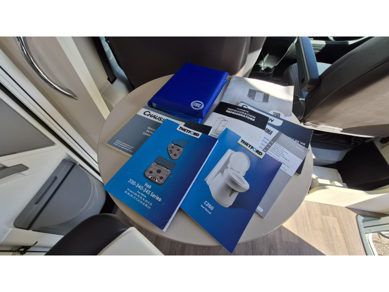Chausson Welcome 711 TL Asiento redondo para 4 personas foto: 18