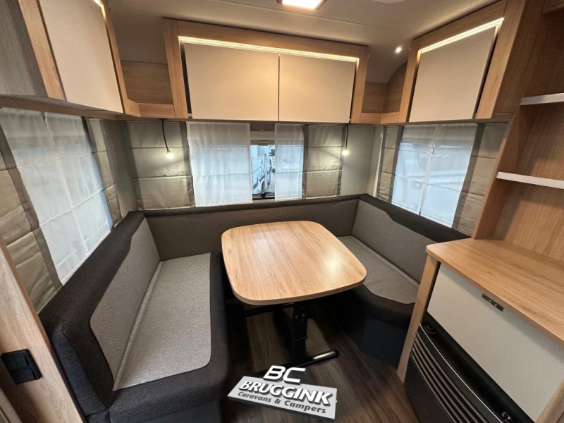 Knaus Sport 460 EU ENKEL BED VLOERVERWARMING  foto: 2
