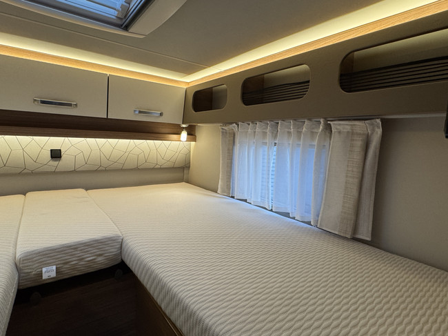 Weinsberg CaraCompact Pepper Edition 600 MEG 140 CV Euro 6 Fiat Ducato 8 **Camas individuales/Portabicicletas/Litio/Inversor/2x Smart TV/Navegador/C foto: 19