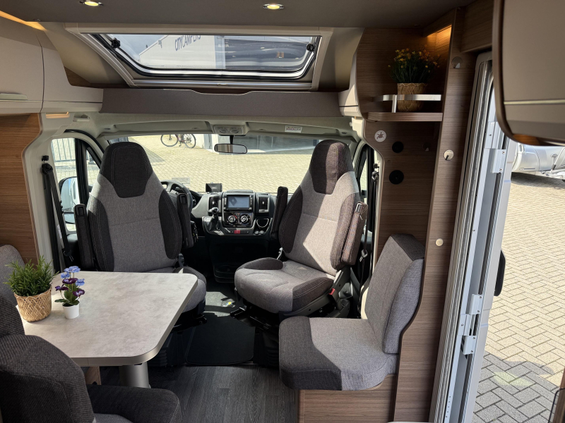Knaus Van TI Vansation 650 MEG Platinum - Automatik 9G Foto: 7