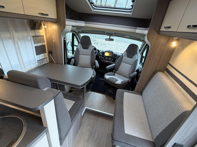 Hobby Optima Ontour T 70 E Single Beds Large Bathroom Awning photo: 12