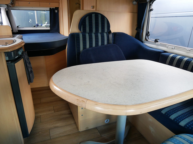 Dethleffs H 5940 Esprit, Cama francesa, Garaje foto: 8
