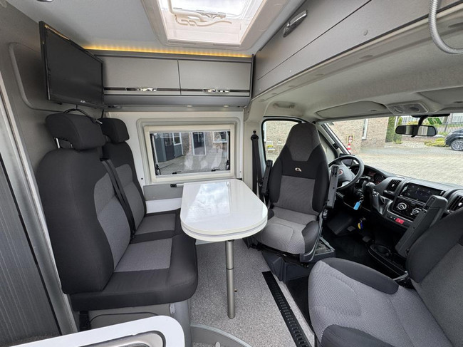 Adria Twin 640 SLX Enkele bedden 6.40m foto: 9