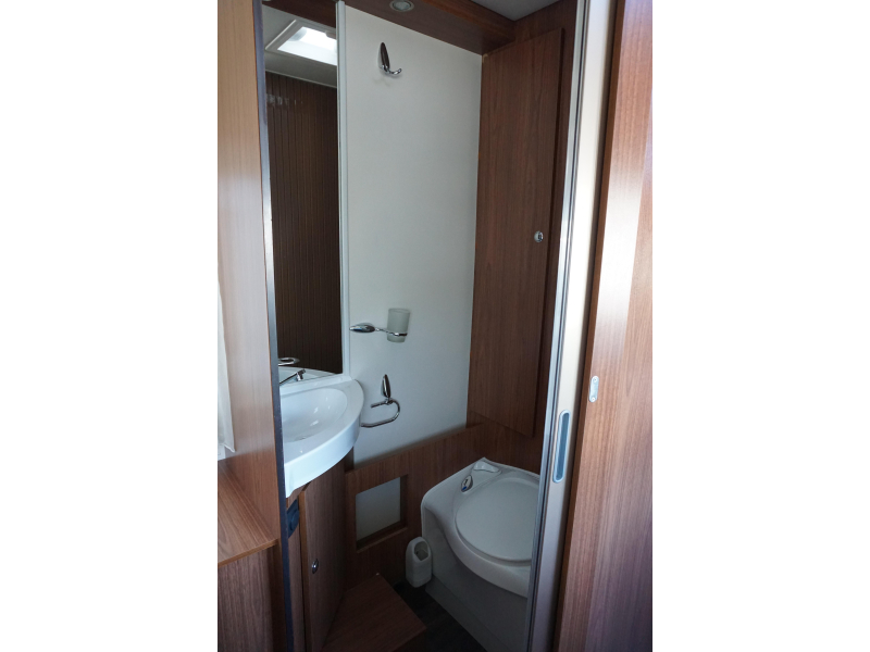 Eura Mobil Profila T 680 QB  foto: 8
