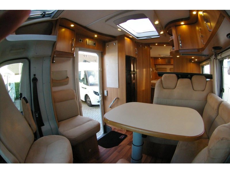 Hymer Bianco Line 698 CL Queensbed.  foto: 13