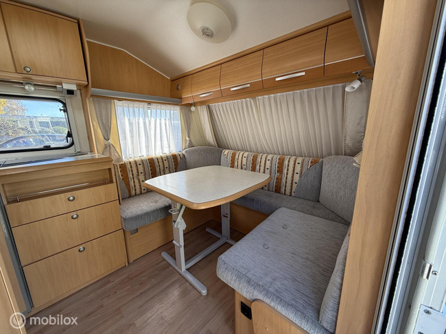 Beyerland 450 tf voortent super nette caravan foto: 6