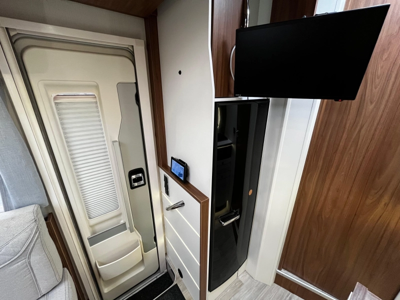 Pilote P 706 GJ Camper, 4 person photo: 6