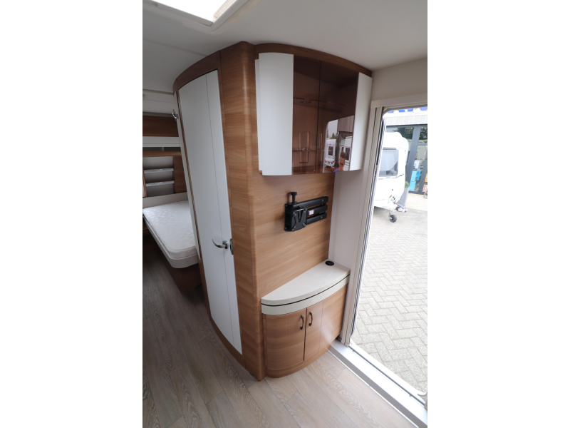 Hobby De Luxe 540 UL BJ 2024 Auvent/Mover photo: 9