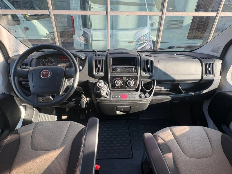 Roadcar R 600 Aire acondicionado, CruiseCtr, Toldo foto: 19