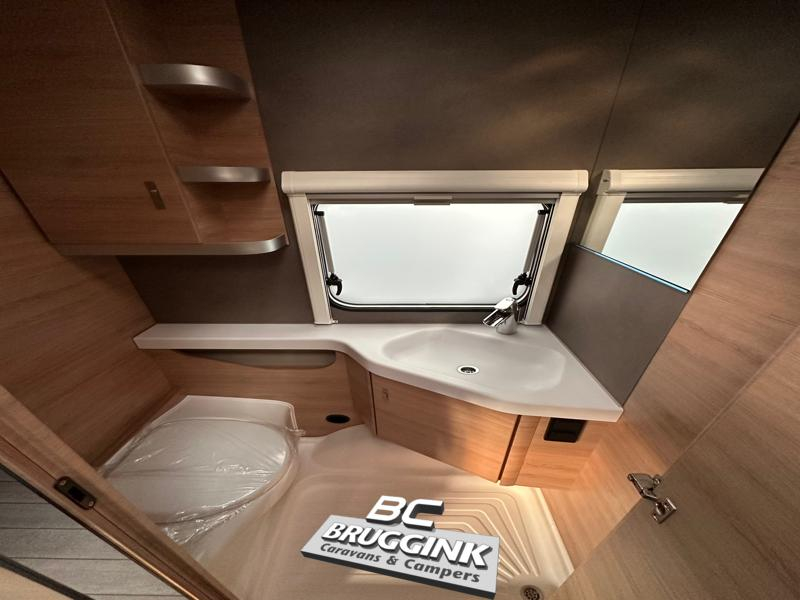 Knaus Sudwind Black Selection 500 EU ENKEL BED VLOERVERWARMING  foto: 7
