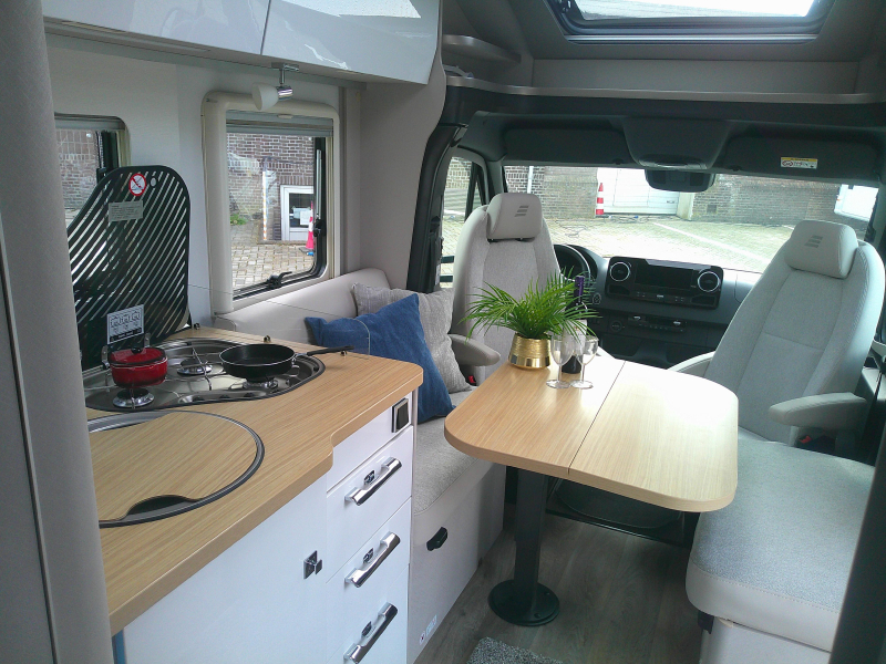 Hymer Tramp S 685 Als nieuw! super compleet  foto: 5