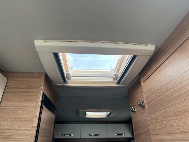 Weinsberg CaraCompact Pepper 600 MEG CE970 2xairco Aurtomaat  foto: 6