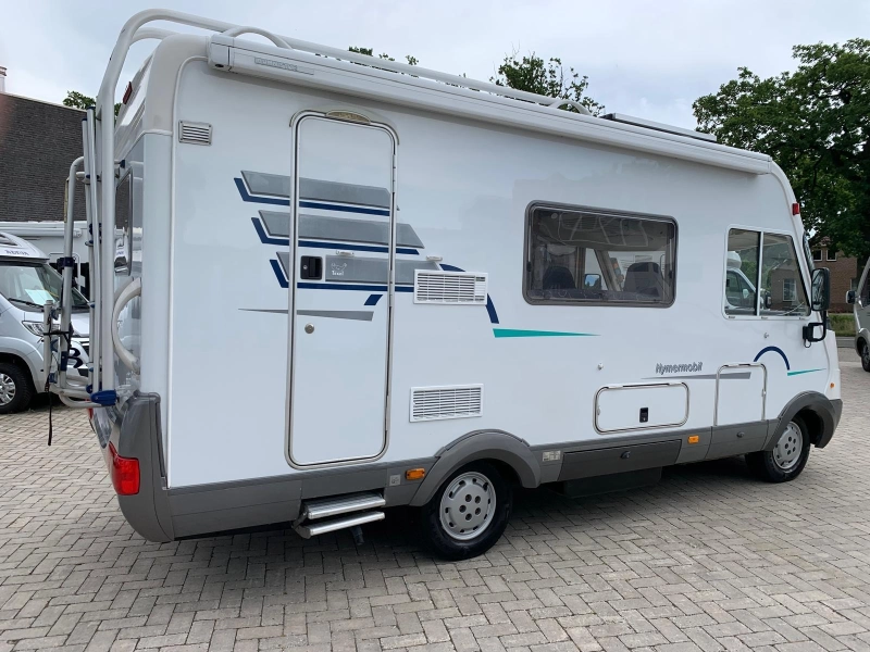 Hymer B 584 Hefbed bar-indeling 2000  foto: 3