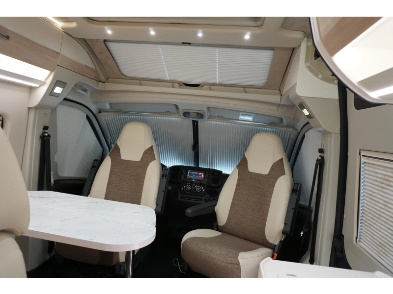 Eura Mobil Van 635 HB Hefdak - el.hefbed 1e eig  foto: 12