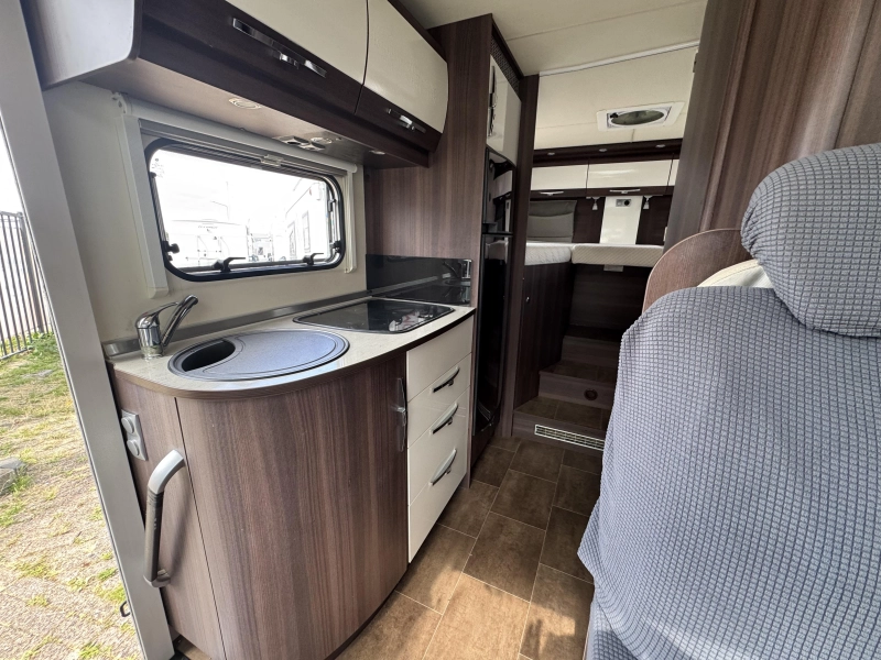 Bürstner Fifty Five 690 T Enkele bedden cruise& enz  foto: 11