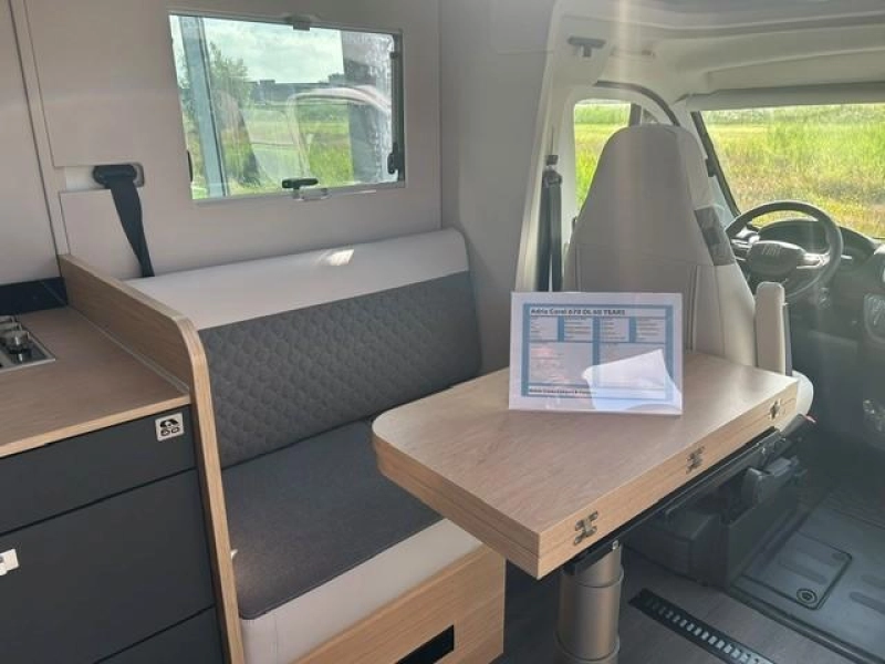 Adria Coral 670 DL 60 Years 180 CV + Autom&aacute;tico foto: 6