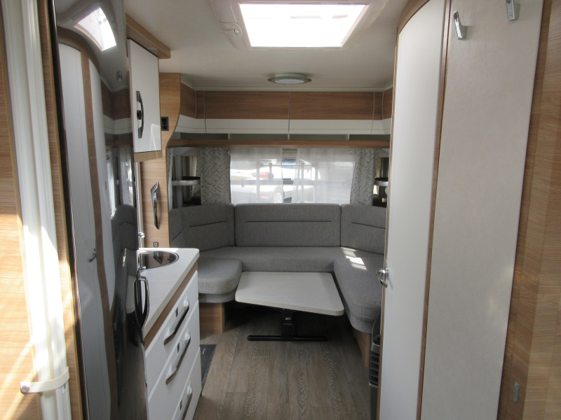 Hobby De Luxe 495 UL MOVER LUIFEL VOORTENT  foto: 3